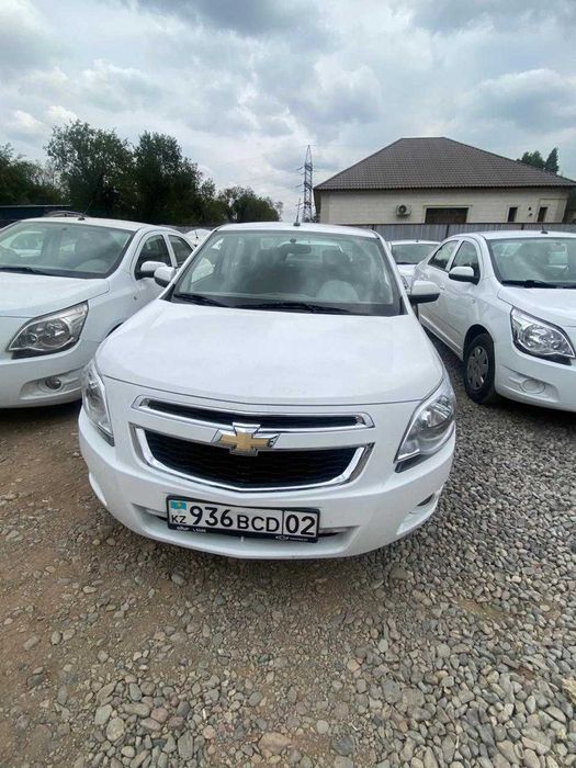 Авто в наличии от эконом до комфорт и бизнес-класса.