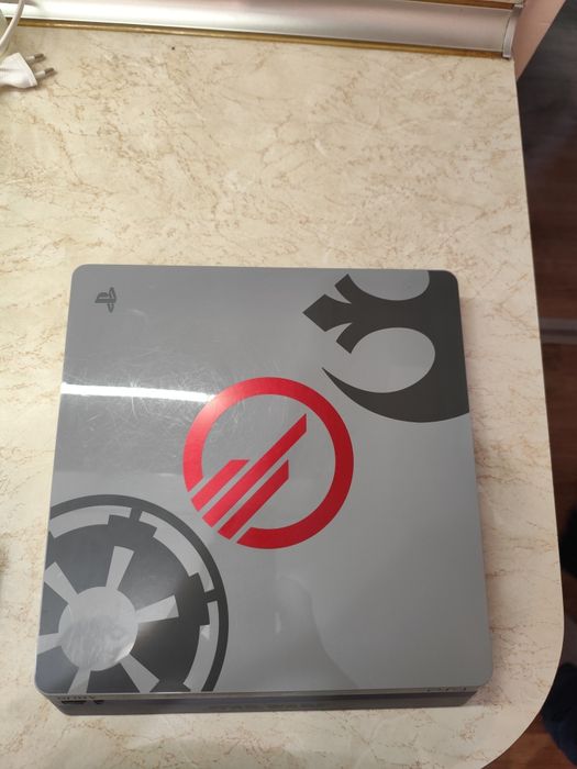 Ps4 slim star wars limited edition 1TB