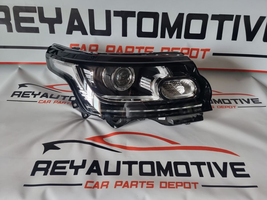 Far dreapta bixenon Range Rover Vogue dupa 2013 cod LR067202