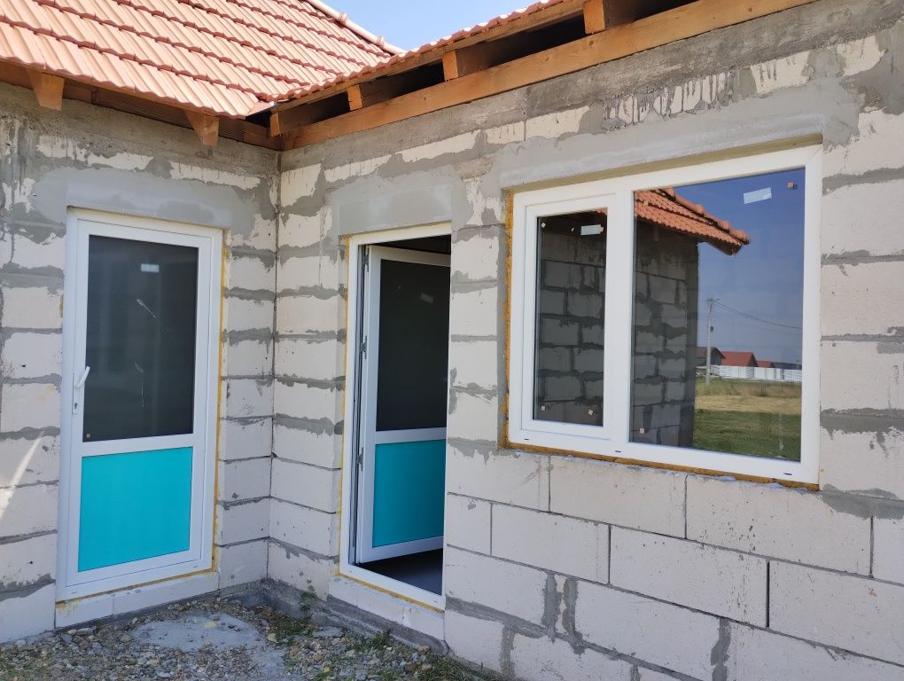 Casa nouă de vinzare