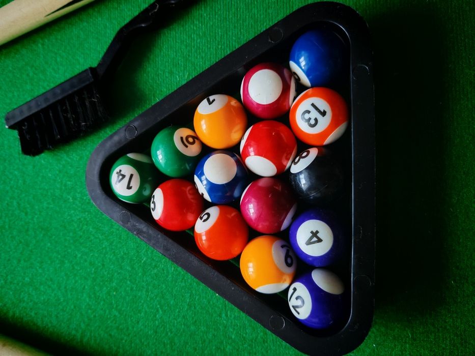 Vând masa de biliard mica