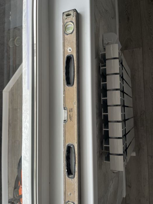 Продам уровень строительный