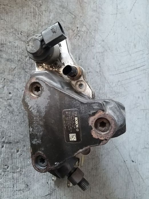Pompa inalte presiune 2.2 dci 646985 mercedes sprinter 906 c-class w203 clk c209