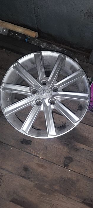 Продам диски 2 шт стояли на камри 40 диаметр 16