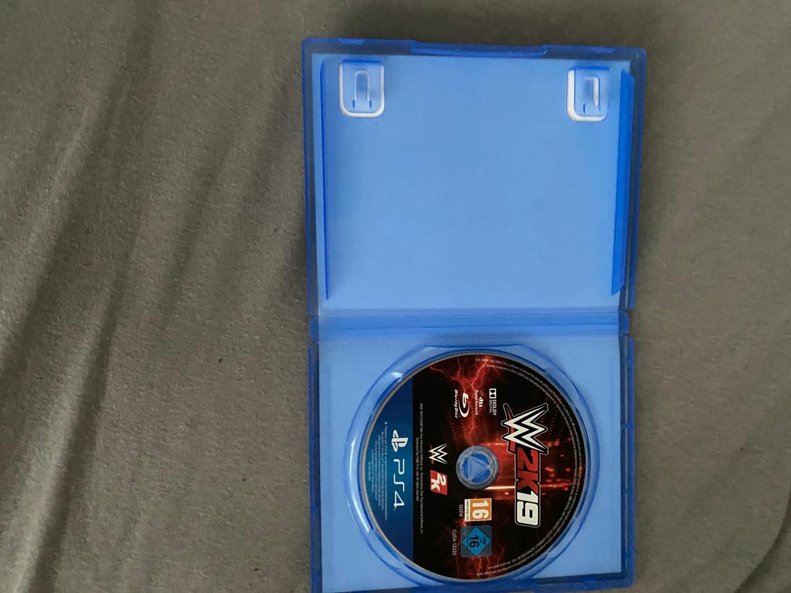 Игра за ps4 THE LASTO OF US,и W2K19