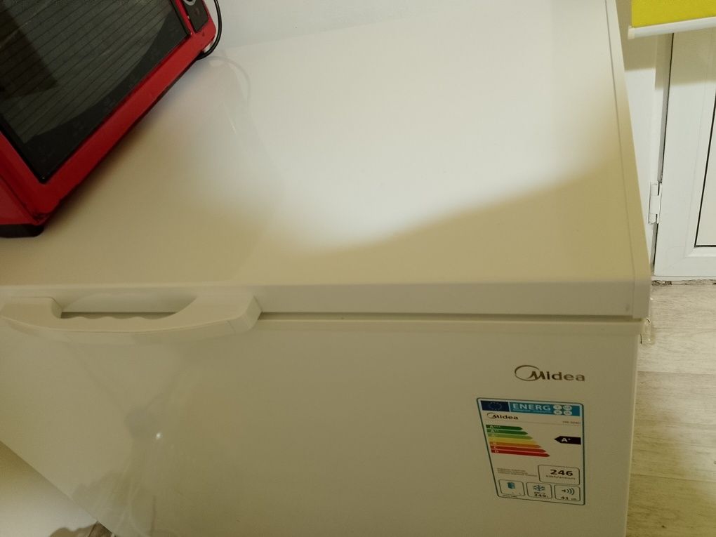 Морозильник 249 л Midea