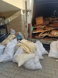 Транспорт и хамалски услуги  Кърти чисти извозва  Хамалски