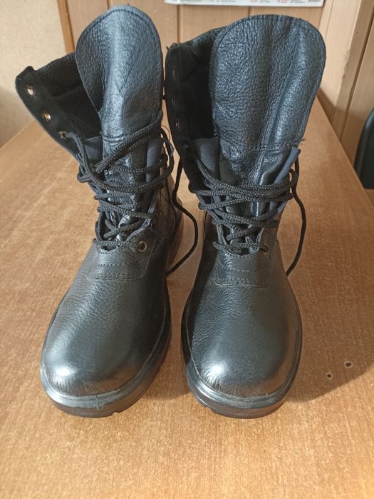 Продам берцы новые.