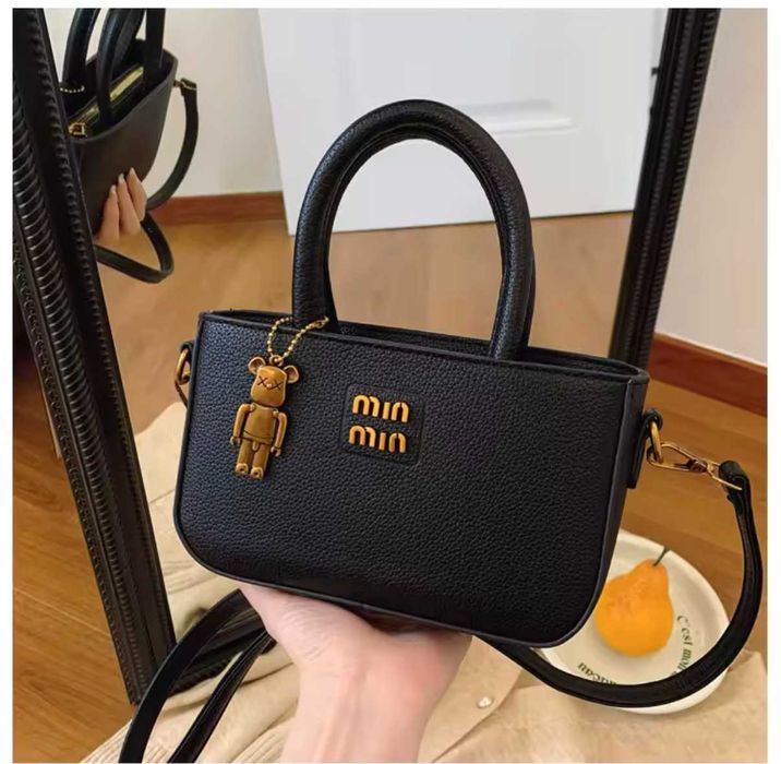 Дамска кожена чанта NL Miu Blk