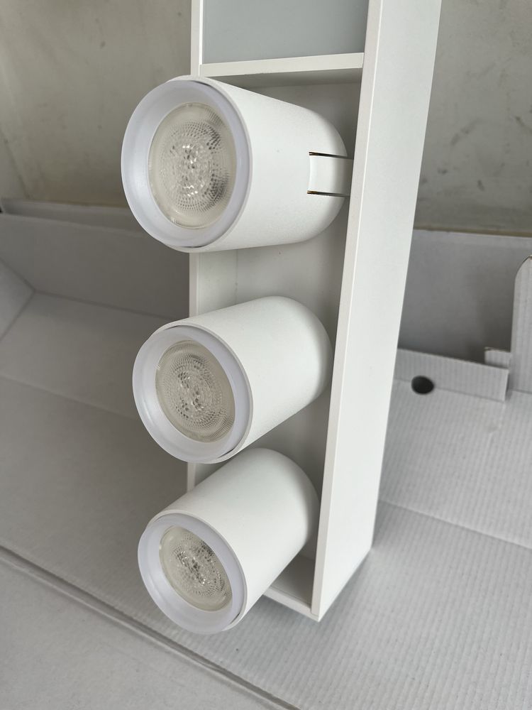 MDM vinde: Plafoniera RGB Philips Hue Centris, White.