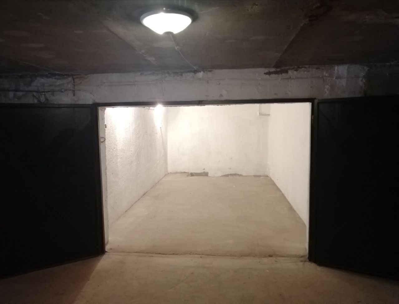 Продава се Гараж / Паркомясто в Пазарджик, Моста на Лютата - 18 кв.м за 750 €/кв.м - Снимка #5