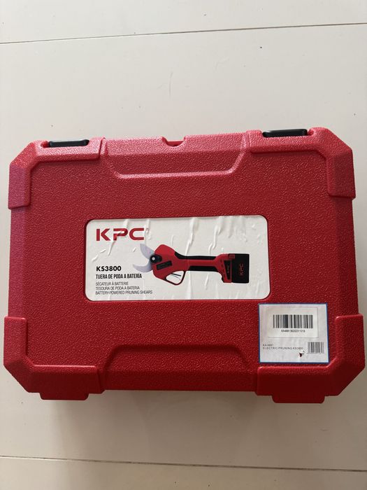 Nou. Foarfecă de grădinărit cu 3 acumulatori KPC