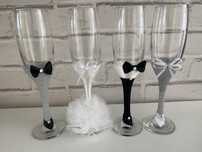 Set 4 pahare deosebite pentru momente unice.