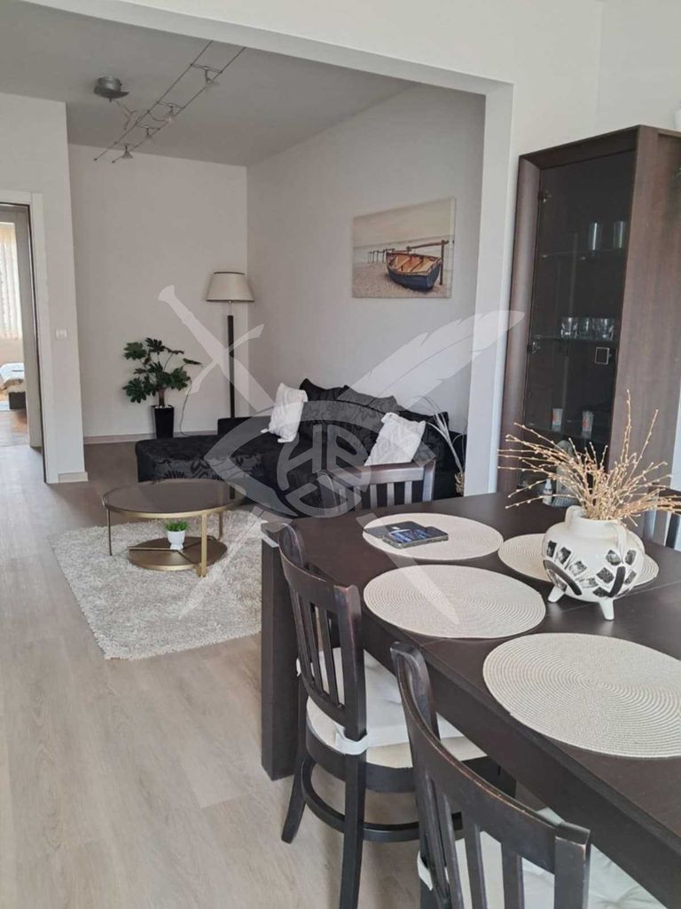 Дава се под наем Тристаен апартамент в Варна, Център - 120 кв.м за 900 € - Снимка #5