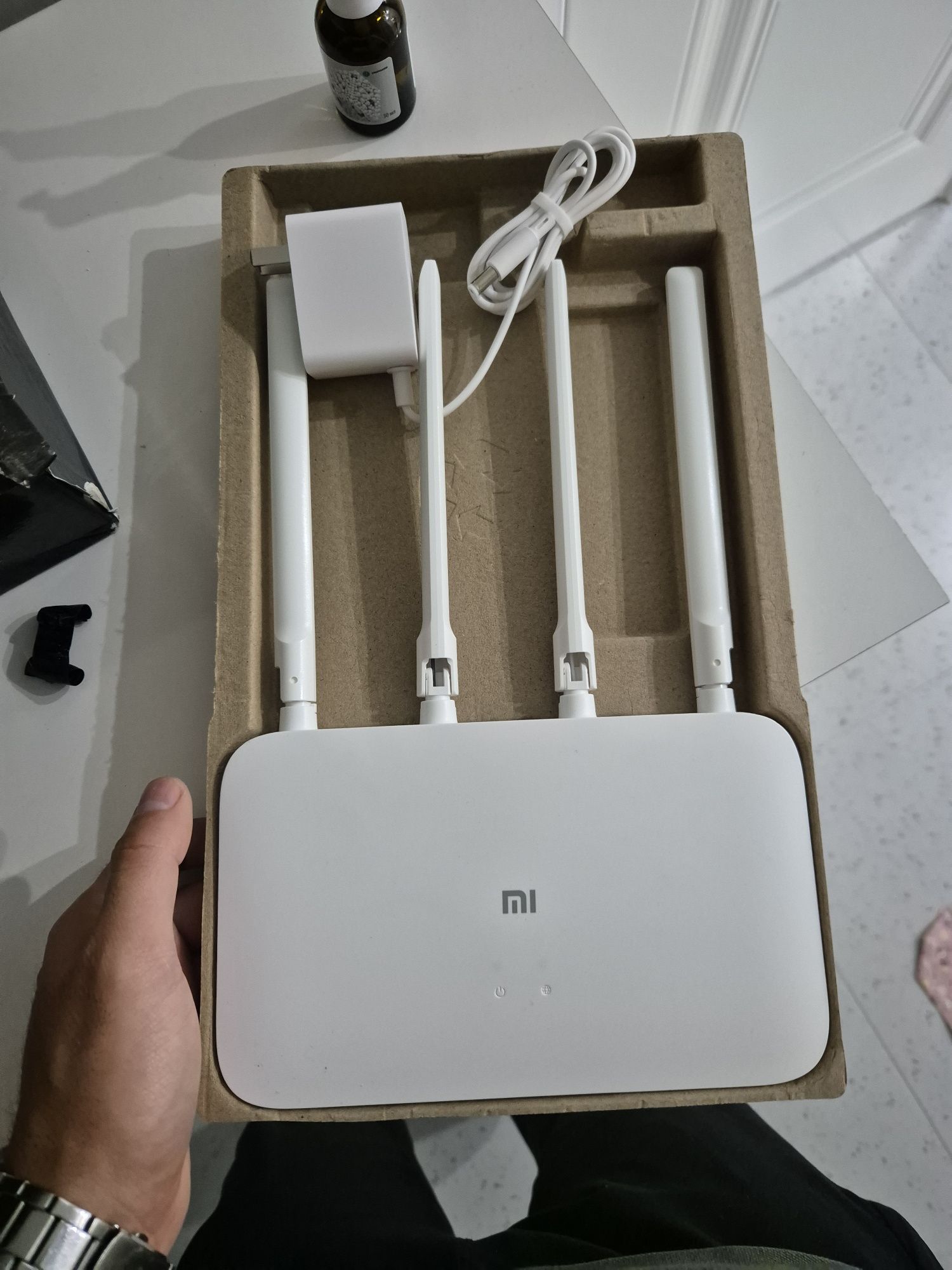 Продам роутер Wi-Fi роутер Xiaomi Mi Wi-Fi Router 4A Gigabit Edition