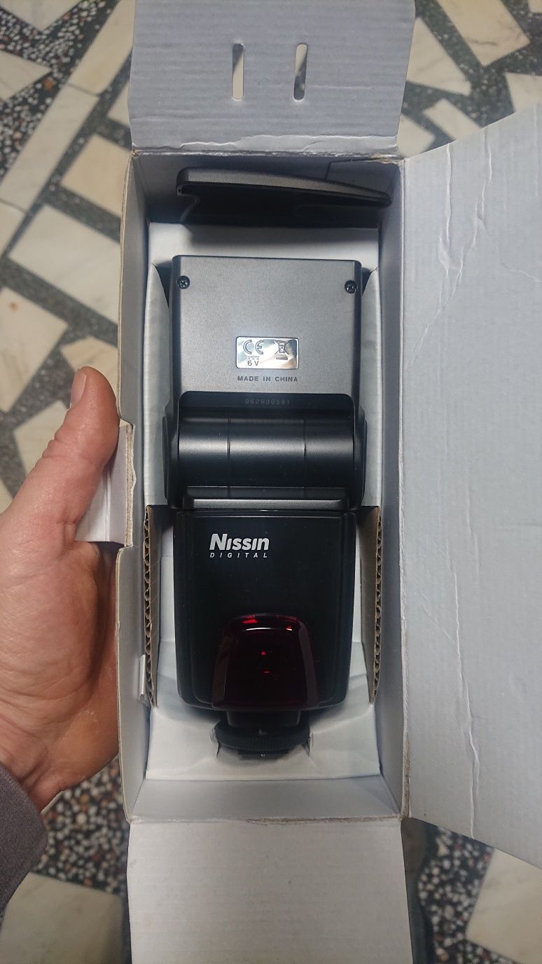 Bliț Nissin di622