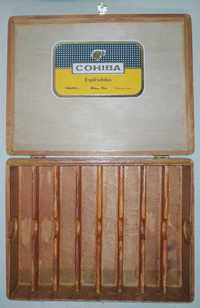 Дървена кутия за бръсначи