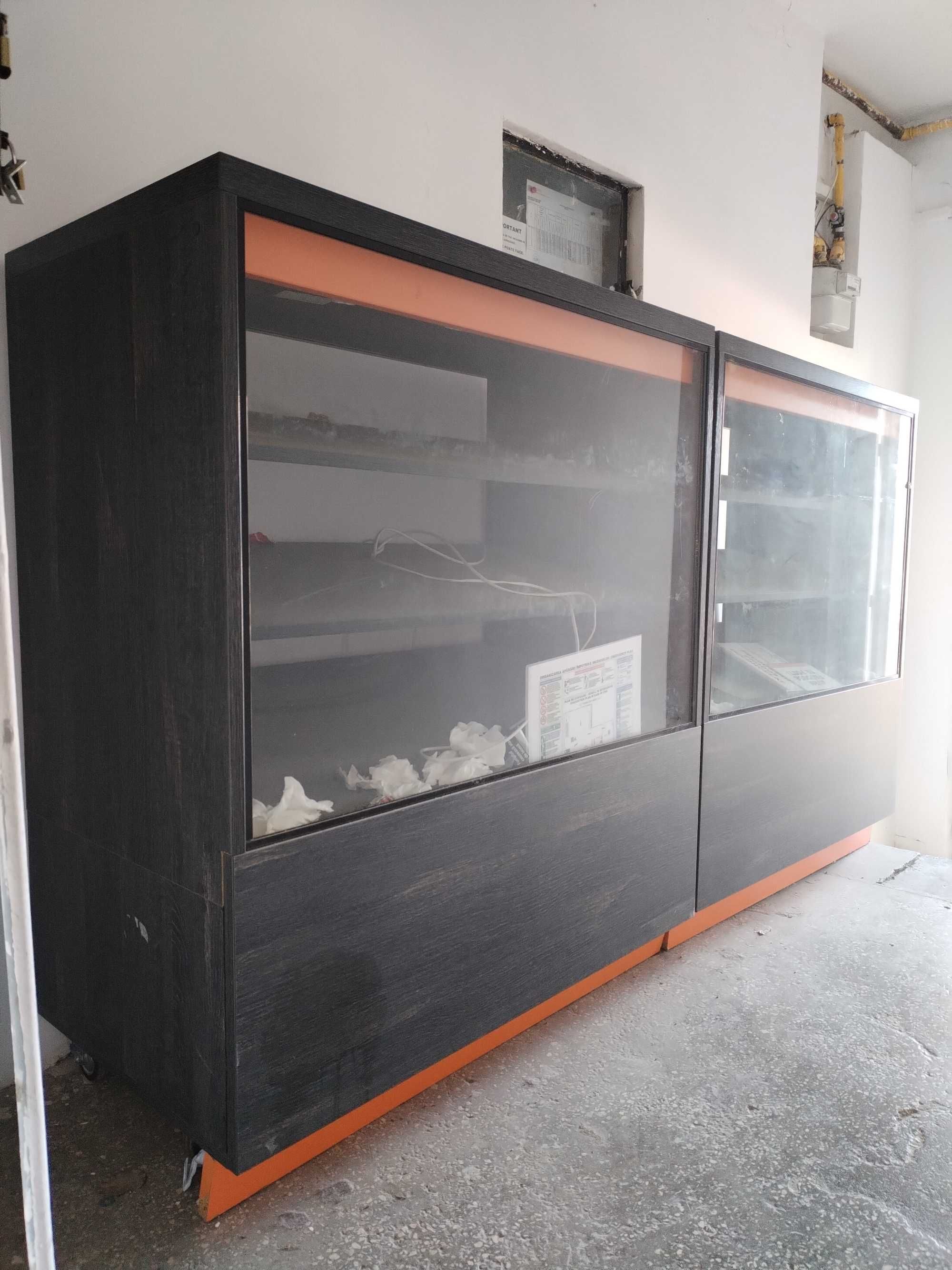 Vitrine expunere magazin, bune pentru orice