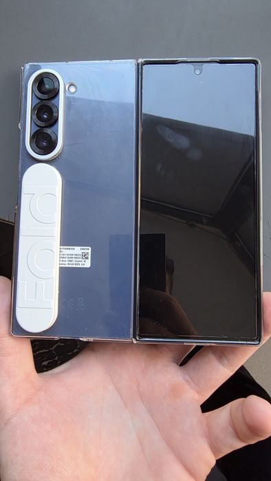 Samsung Z Fild 6 256gb blue със гаранция 16 месеца