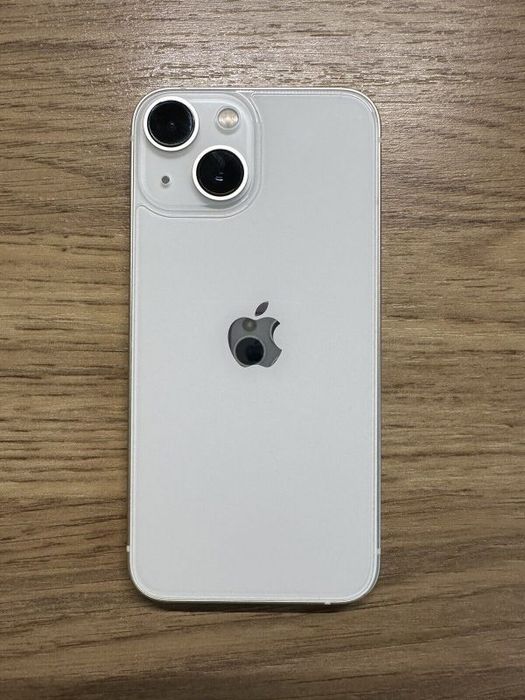 Продаю IPhone 13