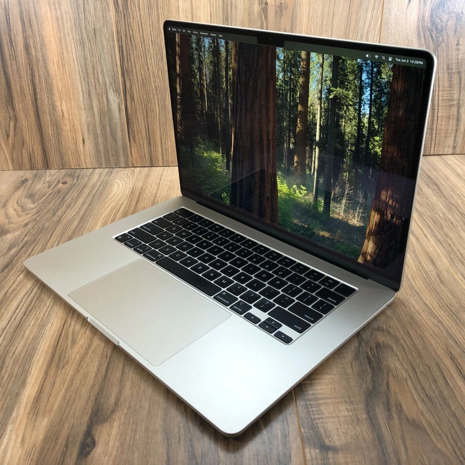 MacBook Air 15 inch 98% ideal