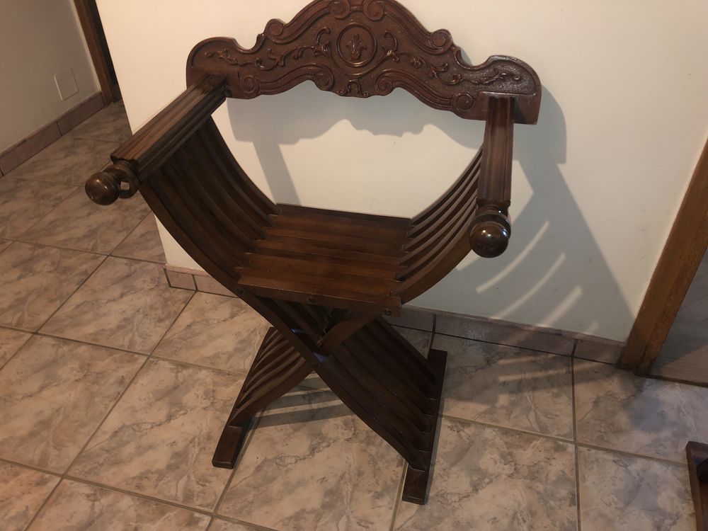Jilt,scaun francez sculptat in lemn masiv