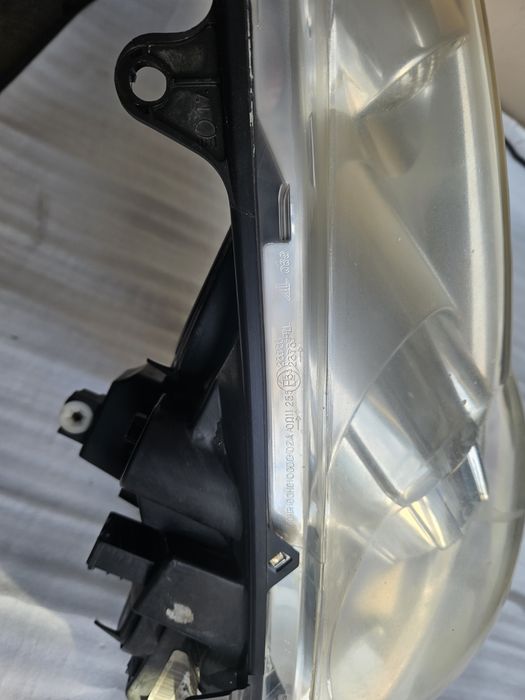 Ляв фар пежо 307 2008г.