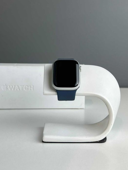 Apple Watch Series 9 GPS M/L 41 мм серебристый арт. 1255а39427