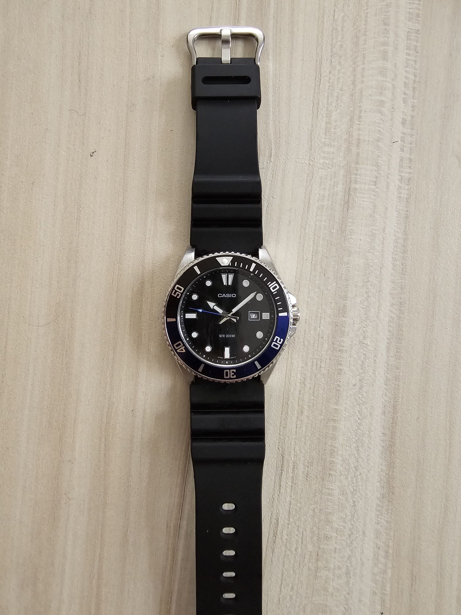 Diver часовник Casio MDV-107-1A2VEF