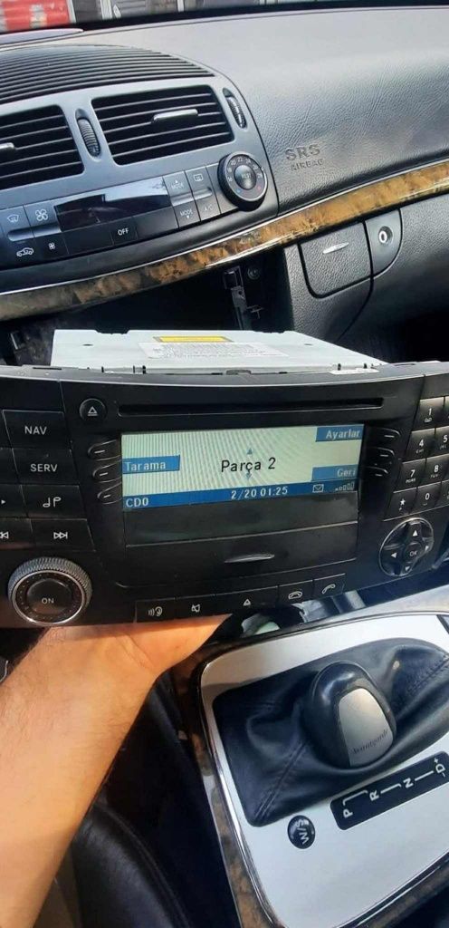 Продавам навигация за Мерцедес w211 e270