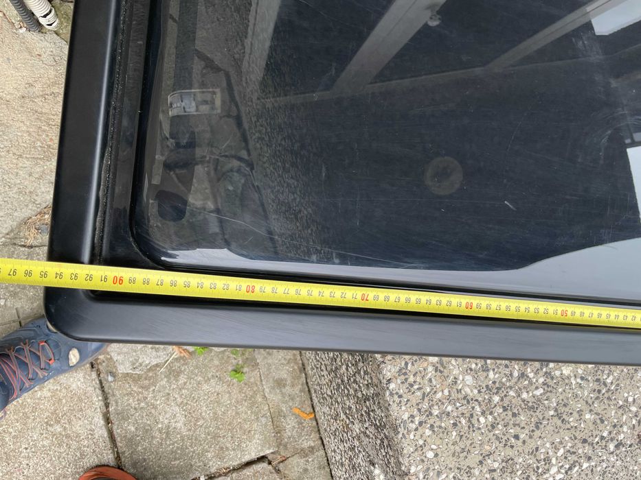 Продавам прозорец за кемпер/каравана DOMETIC