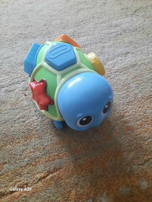 Vând broscuta Little Tikes Crawl & Pop