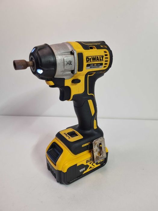 DEWALT DCF895 Masina de insurubat impact BIT 18V