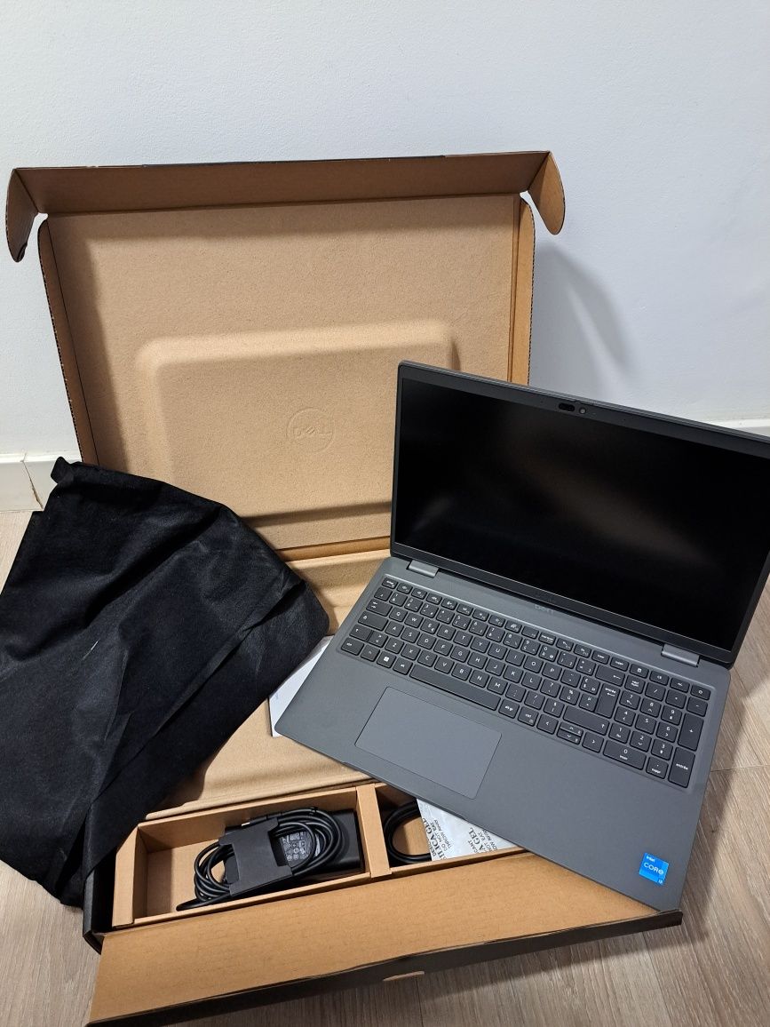 NOU! Dell Latitude 3540, 15.6", i3 gen 13, 8/16Gb, 256/512Ssd