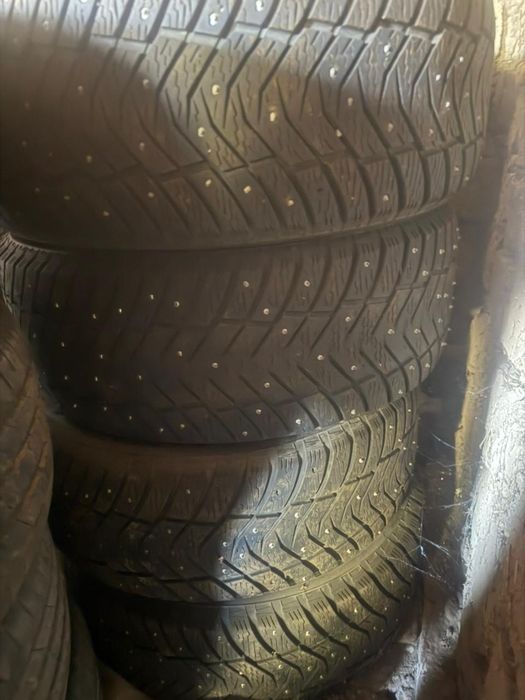 Продам шипованые зимние шины YOKAHAMA