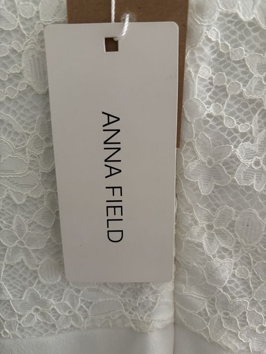 Официална бяла рокля