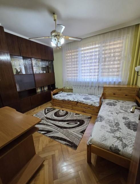 Тристаен имот в кв. Мараша