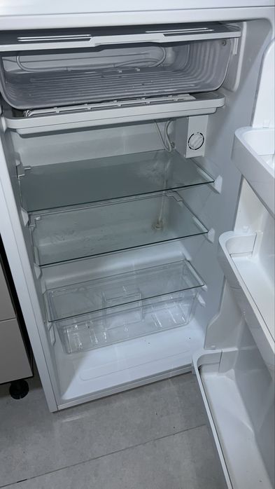 Продается почти новый холодильник