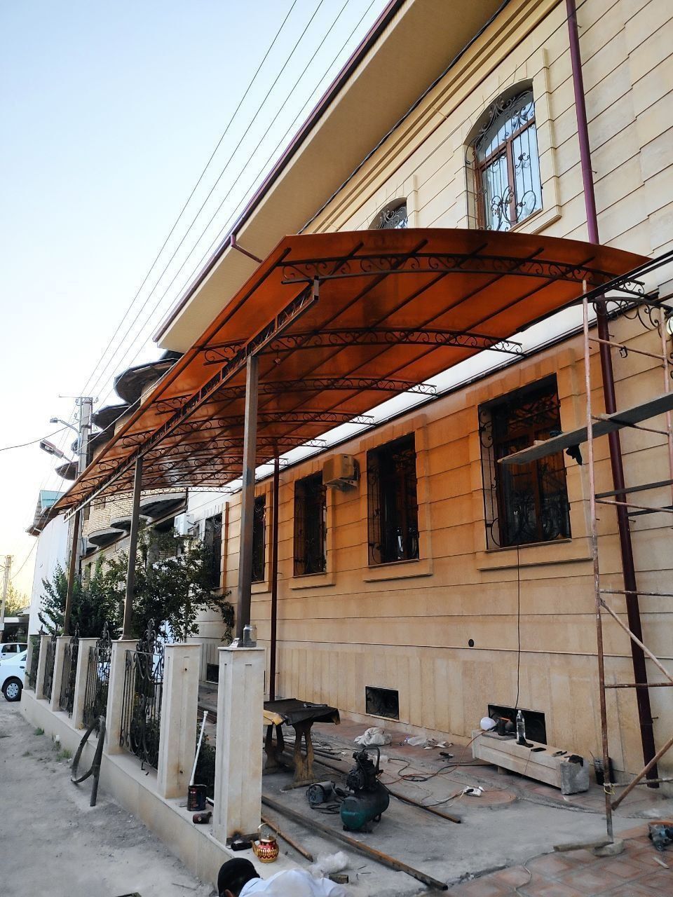 Naves Darvoza reshotka kraska