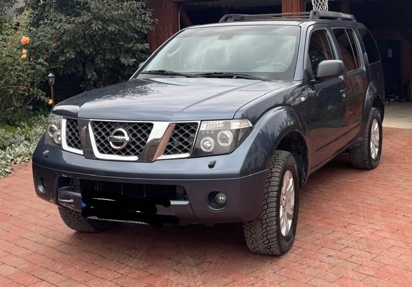 Autoturism NISSAN Pathfinder