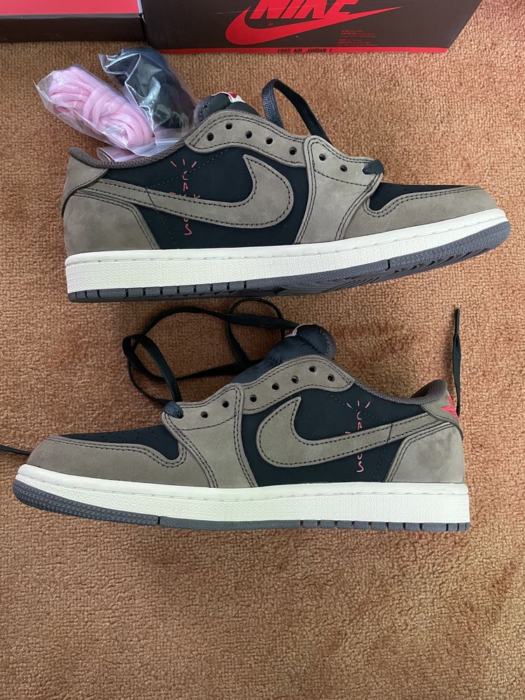 Nike air jordan 1 travis scott