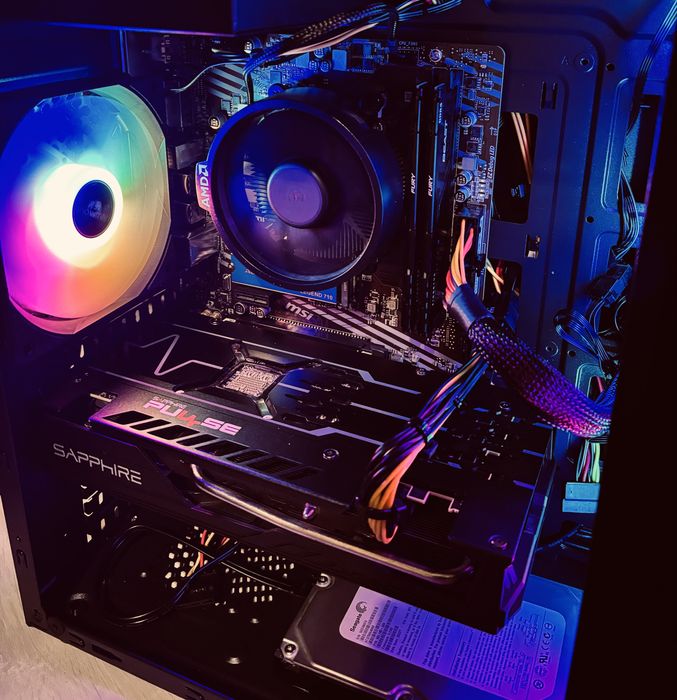 [GARANTIE] Ryzen 5 3600, RX 5700 8GB, 16 GB RAM 3200 mhz, SSD NMVe