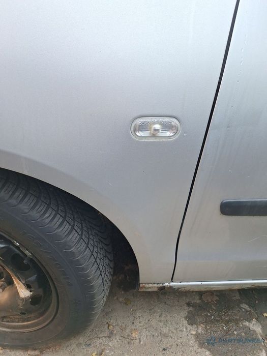 Lampa de semnalizare aripa fata VOLKSWAGEN POLO 9N_ 2001 - 20121.4 TDI AMF, BAY