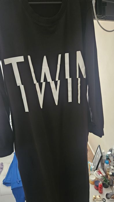 Дамска рокля на марка .Хубав памук лека приятна на допир.