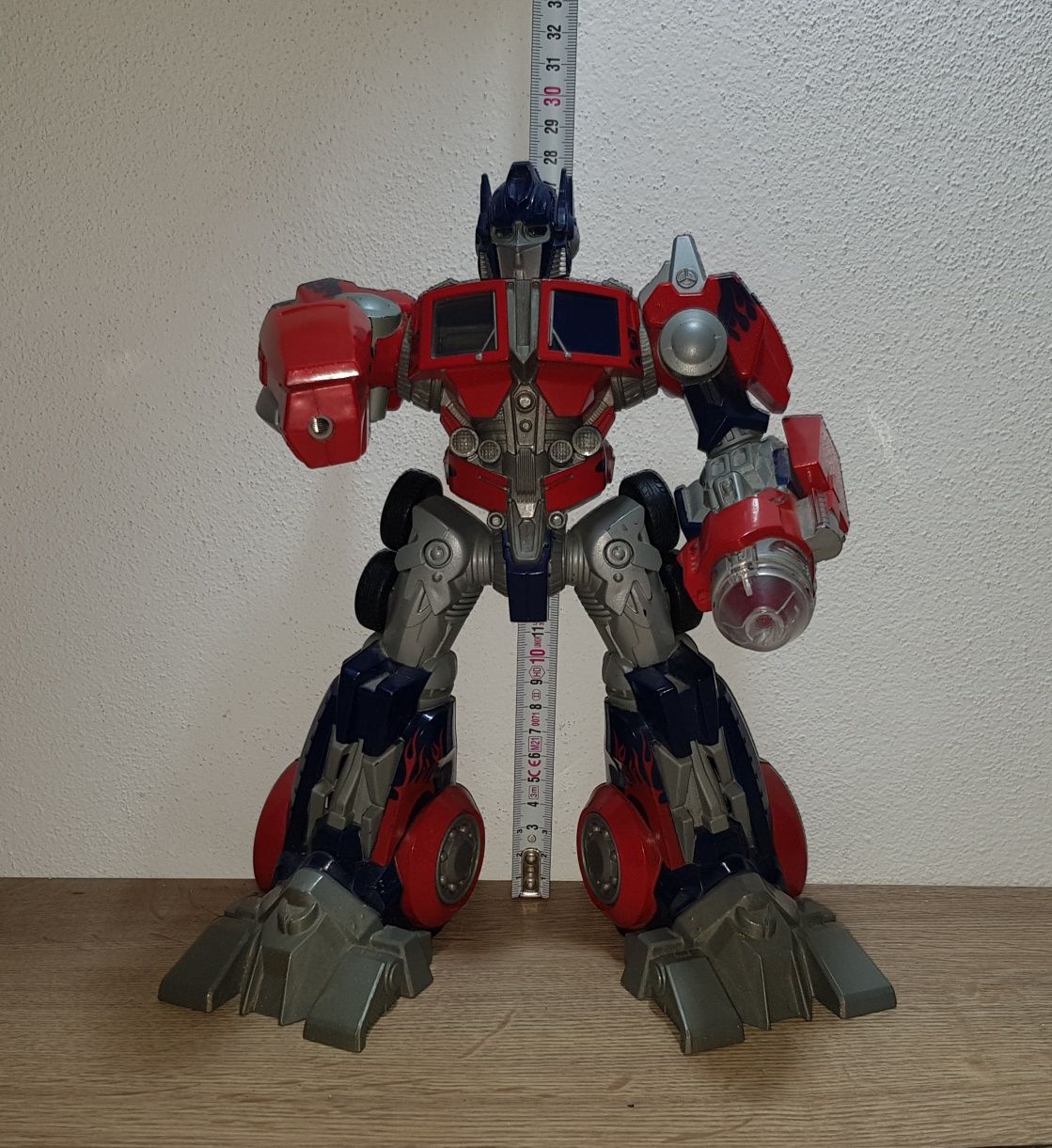 Figurina Optimus Prime Transformers H: 28 cm, articulată Revenge