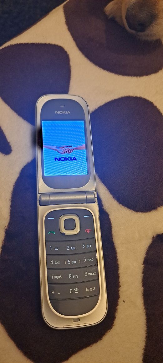 Nokia 7020 cu clapeta stare buna,telefon foarte