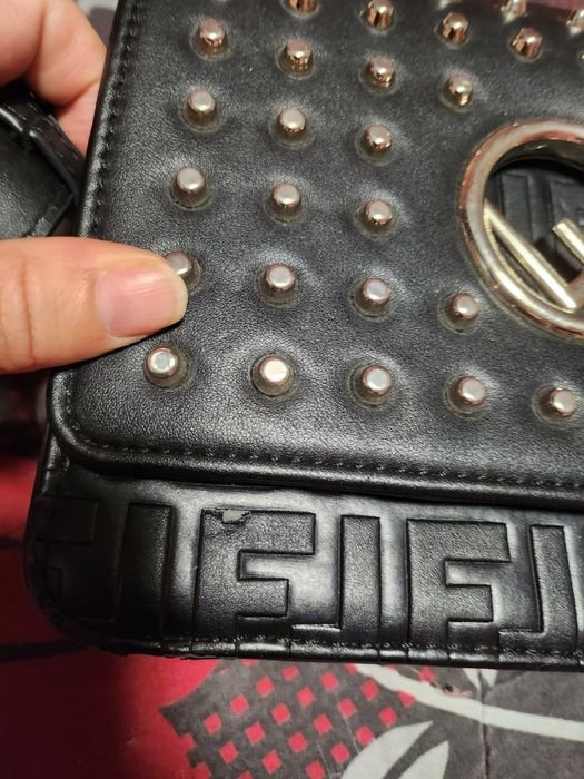 Чантичка Fendi Roma