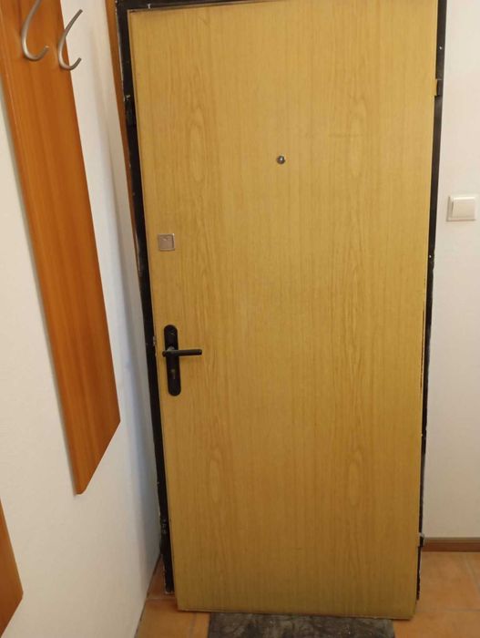 метална входна врата