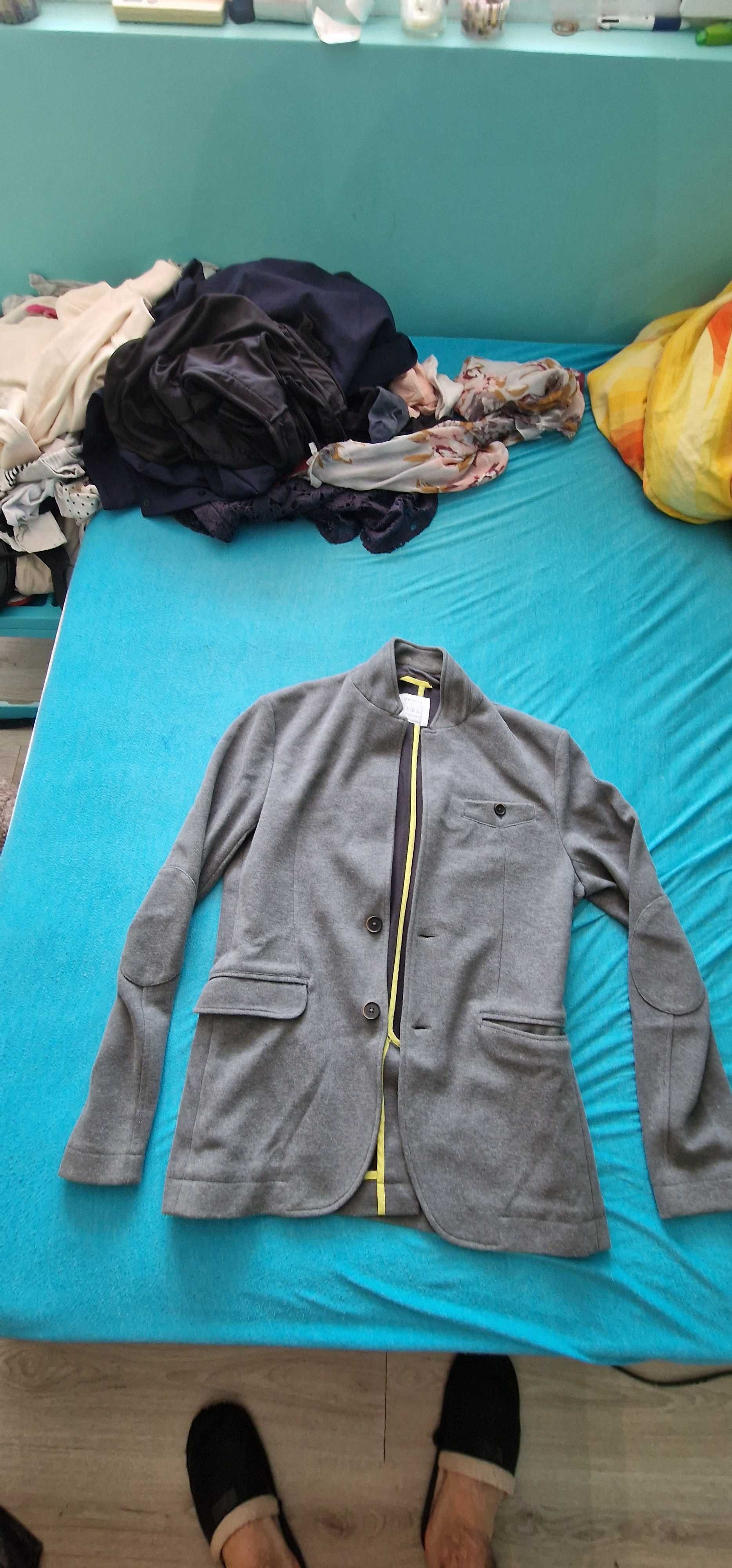 Спортно елегантно сако на Bershka