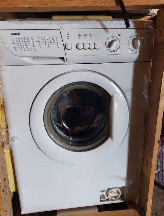 Стиральная машинка Zanussi